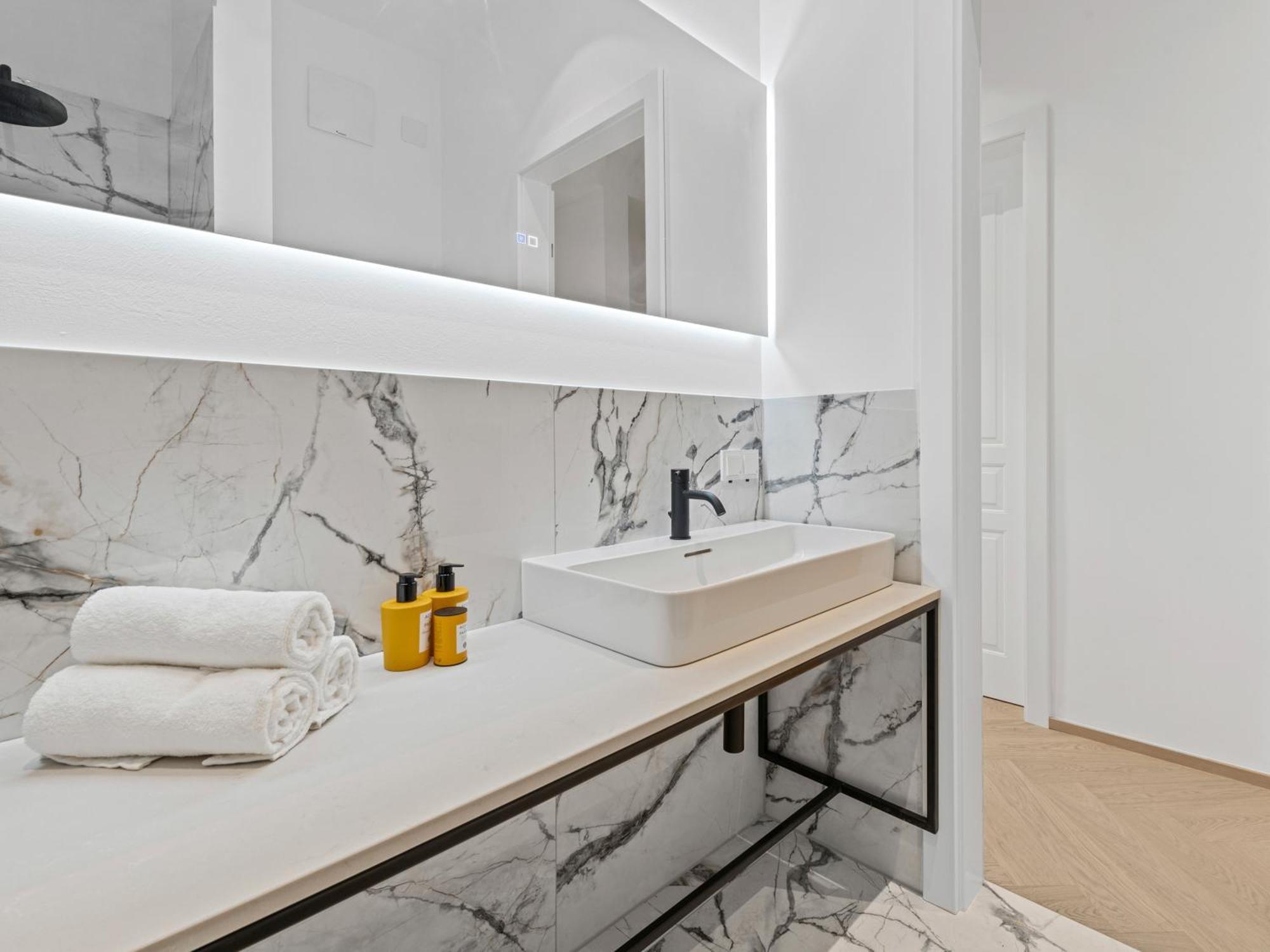 Gt7 Apartments District 9 - Managed By Sky9 Apartments Wenen Buitenkant foto