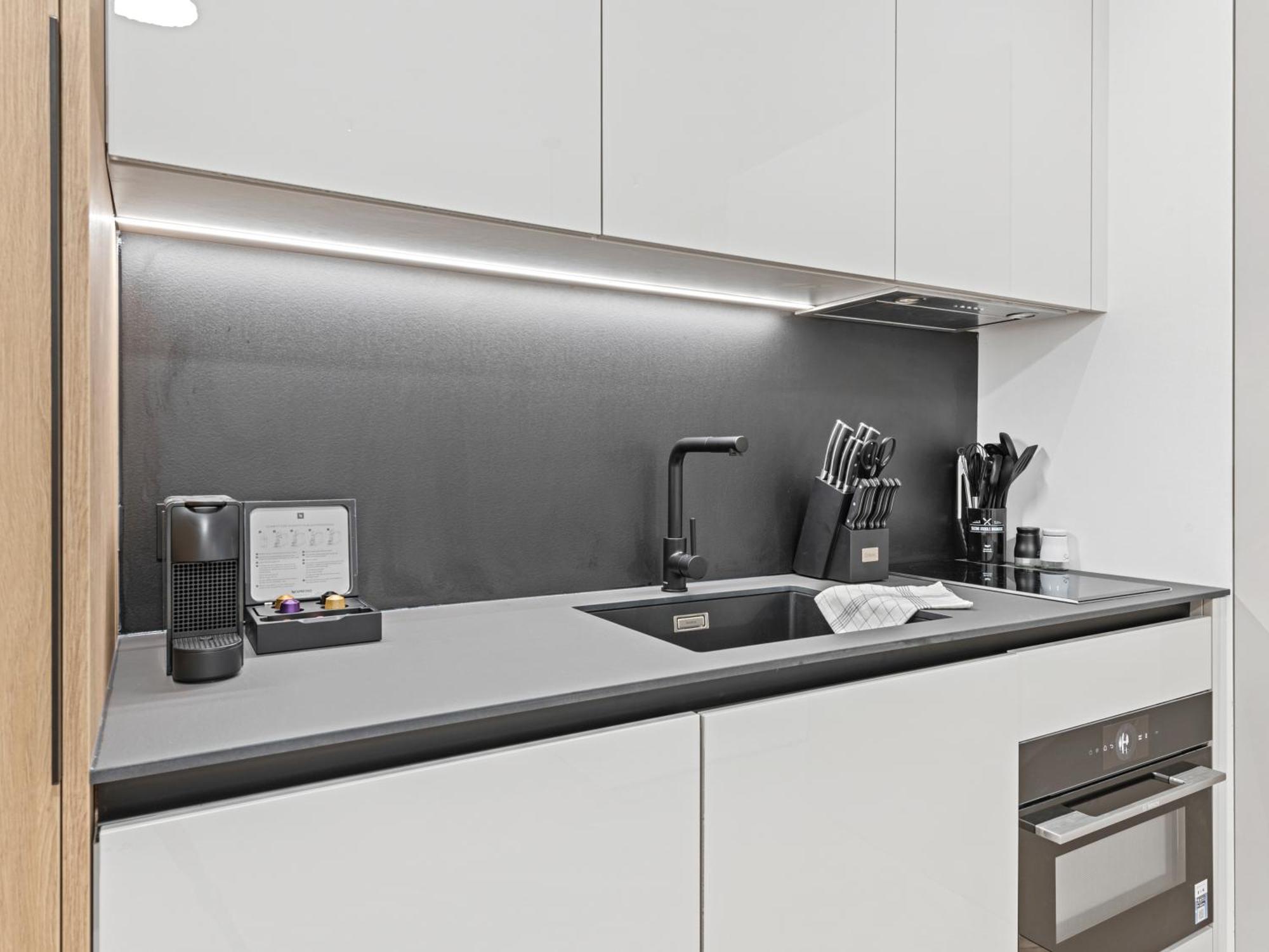 Gt7 Apartments District 9 - Managed By Sky9 Apartments Wenen Buitenkant foto